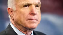 Thượng nghị sĩ John McCain qua đời