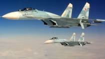 Su-27 Nga mang tên lửa áp sát trinh sát cơ Mỹ trên biển Baltic