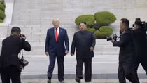 Ông Trump hé lộ thêm về 20 bước chân trên đất Triều Tiên