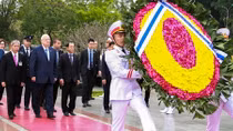 Tổng thống Israel vào Lăng viếng Chủ tịch Hồ Chí Minh