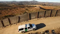 Tổng thống Trump vẫn muốn dùng tiền Mexico xây tường biên giới