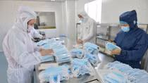 Trung Quốc hoãn xuất khẩu khi vật tư chống COVID-19 bị chê chất lượng kém
