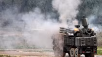 Phòng không Nga bắn hạ 25 UAV tấn công căn cứ ở Syria