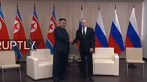 Tổng thống Putin bắt tay Chủ tịch Kim Jong-un, khởi động thượng đỉnh Nga-Triều