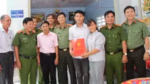 Công an tỉnh An Giang bàn giao 2 căn Nhà Nghĩa tình đồng đội