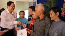 Chủ tịch Ủy ban Trung ương MTTQ Việt Nam thăm và tặng quà Tết tại An Giang