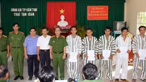 12 phạm nhân được tha tù trước thời hạn