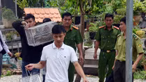 Người dân Bến Tre bàn giao nhiều cá thể động vật quý hiếm