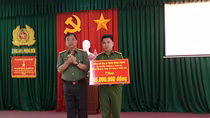 Trao tặng nhà cho CBCS gặp khó khăn về nhà ở