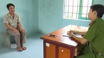 Bắt giam gã đàn ông U50 dâm ô bé gái 6 tuổi 