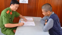 Người dân Bến Tre cảnh giác bắt tên trộm xe máy