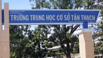 Nam sinh lớp 8 ở Bến Tre bóp cổ cô giáo trong giờ học
