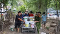 Công an An Giang làm đường cho bà con phum, sóc
