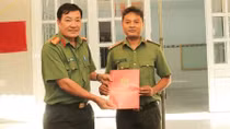 Công an tỉnh An Giang trao nhà Nghĩa tình đồng đội