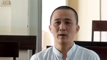 Thuê ô tô cầm lấy tiền qua biên giới đánh bạc