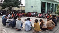30 quý bà cùng 10 quý ông ăn thua tiền triệu trên chiếu bạc
