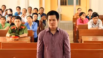 Đi đòi nợ hụi cho mẹ, đâm 2 người thương vong