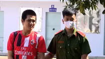 Khởi tố đối tượng bán nhang đèn cưỡng đoạt tài sản tại Miếu Bà Chúa Xứ Núi Sam