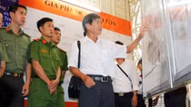 Triển lãm tem chủ đề Kỷ niệm 130 năm Ngày sinh Bác Tôn