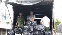 Giấu thuốc lá lậu trong 32 tấn đường cát có hóa đơn