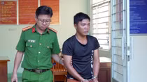 Mâu thuẫn trong lúc nhậu, thanh niên đâm anh họ tử vong