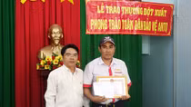 Khen thưởng tài xế taxi tố giác tội phạm