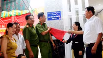 Trung đoàn CSCĐ Tây Nam Bộ bàn giao nhà nghĩa tình đồng đội