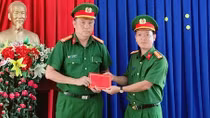  Khen thưởng Đội CSHS CATP Long Xuyên truy bắt nhóm đối tượng “săn đêm”