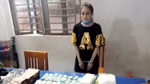 Hotgirl 9X đeo ba lô ma túy từ Campuchia về Việt Nam