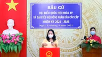 Phó Chủ tịch nước Võ Thị Ánh Xuân bỏ phiếu bầu cử tại An Giang
