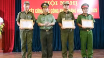 Khen thưởng 3 Công an xã cứu người trong vụ phóng hỏa đốt nhà người tình