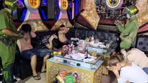 Phát hiện 7 đối tượng dương tính với chất ma túy trong quán karaoke
