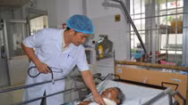 Cứu sống bệnh nhân bị áp xe trung thất nguy kịch