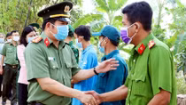 Đại tá Đinh Văn Nơi ủng hộ 200 triệu đồng hỗ trợ các chốt phòng, chống COVID-19