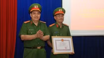 Khen thưởng về phòng, chống buôn lậu thuốc lá