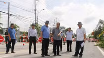 Kiến nghị chỉnh trị dòng chảy sông Hậu để cứu Quốc lộ 9