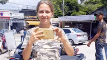 Cô gái người Nga “ở lì” trong bệnh viện tại Phú Quốc