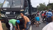 Lấn làn tông trực diện, nam thanh niên tử vong dưới gầm xe tải