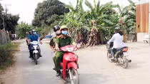 Công an tỉnh An Giang hỗ trợ Công an xã phòng, chống dịch COVID-19