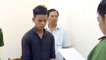Đâm nhau thủng ngực vì ghen tức chuyện “bạn gái” bị người khác mời nhậu