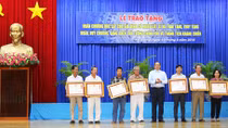 An Giang vinh danh các gia đình liệt sĩ, cán bộ có thành tích trong kháng chiến