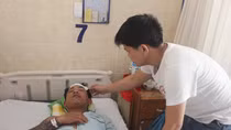 Nhóm đối tượng đi ô tô mang “hàng nóng” chém người trọng thương