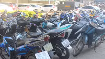 Thu giữ hàng trăm xe máy được dùng để lạng lách, đánh võng trên đường