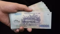 Nhận 120 triệu đồng để làm sổ đỏ, cán bộ địa chính phường bị bắt tạm giam
