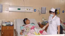 Điều tra nguyên nhân một thanh niên bị đạn bắn thấu ngực