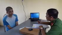 Túng tiền xài, rủ nhau đi cướp giật điện thoại 