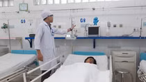 Bóc tách thành công khối u nặng 3,5 kg cho bé gái 14 tuổi