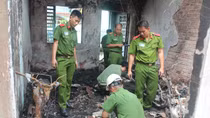 Điều tra nguyên nhân khiến 4 căn nhà bị cháy bí ẩn giữa ban ngày 