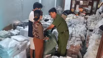 Phát hiện kho hàng giả nhãn hiệu nổi tiếng số lượng “khủng” 