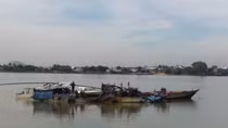 Bắt giữ 8 thuyền khai thác cát trái phép trên sông Đồng Nai